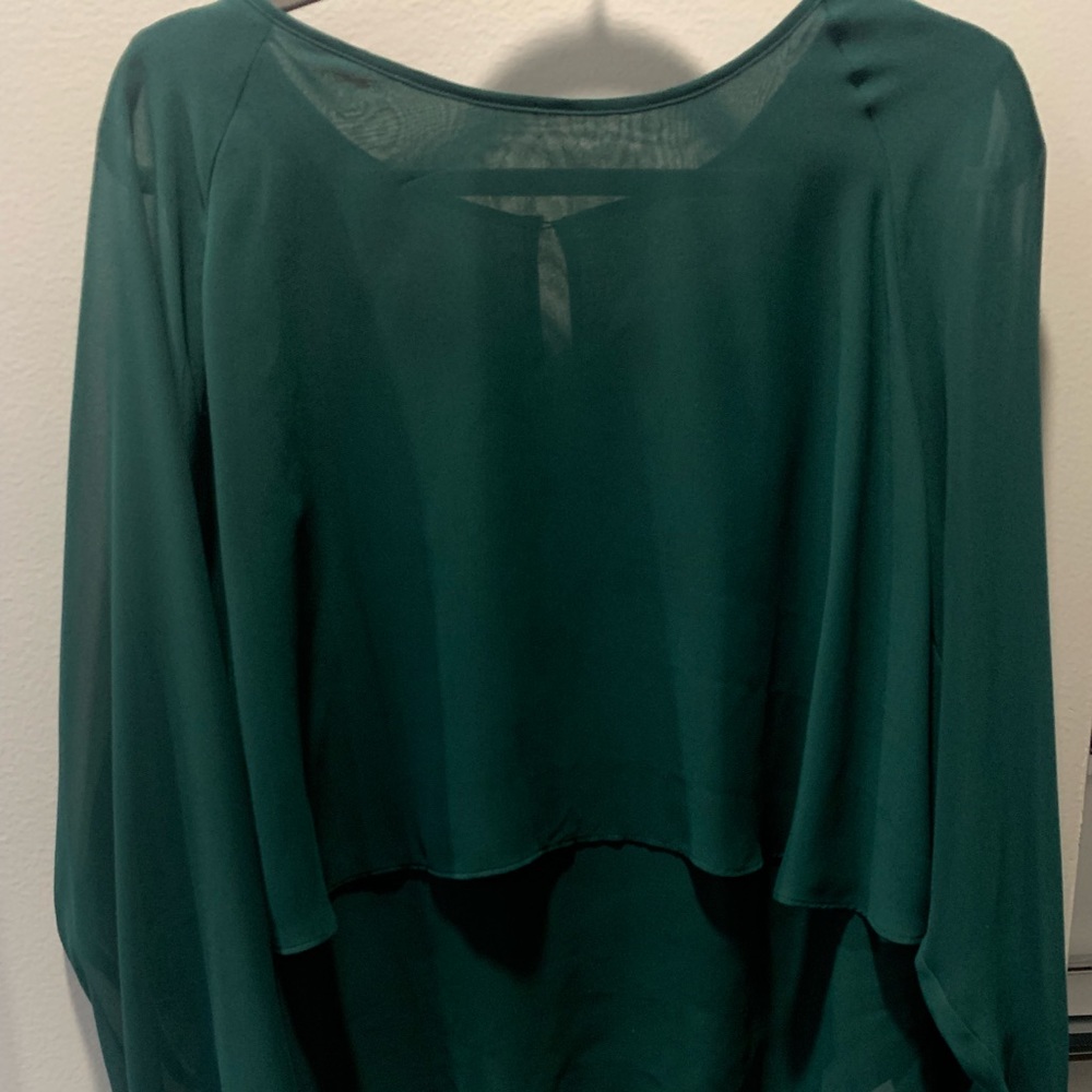 Green long sleeve 3 tiered blouse, gently used, XL